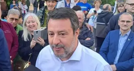 Salvini a Riva del Garda: «Chi vuole nuove armi e guerre non è amico dell'Italia»