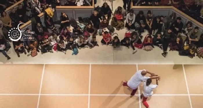 La poesia della “Danza Cieca” in scena stasera a Sanbapolis