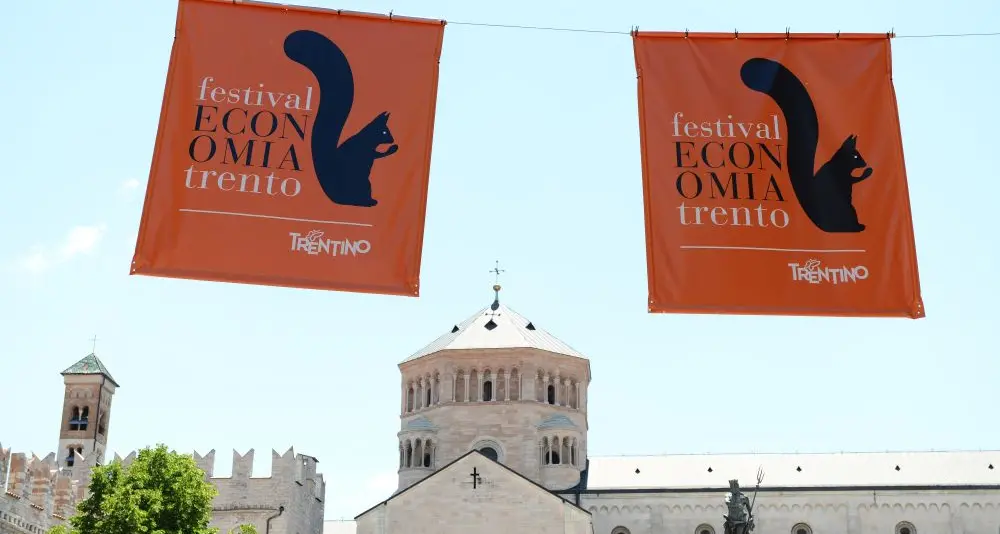 Festival dell’economia, posti su prenotazione e maxischermo in piazza