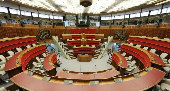 Rimborsi chilometrici ai consiglieri regionali che vanno in ufficio, scoppia la polemica