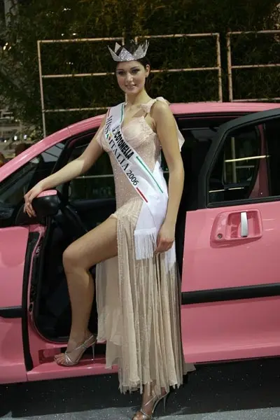 Si eleggono Miss Trentino Alto Adige e Miss Sorriso: 25 le finaliste