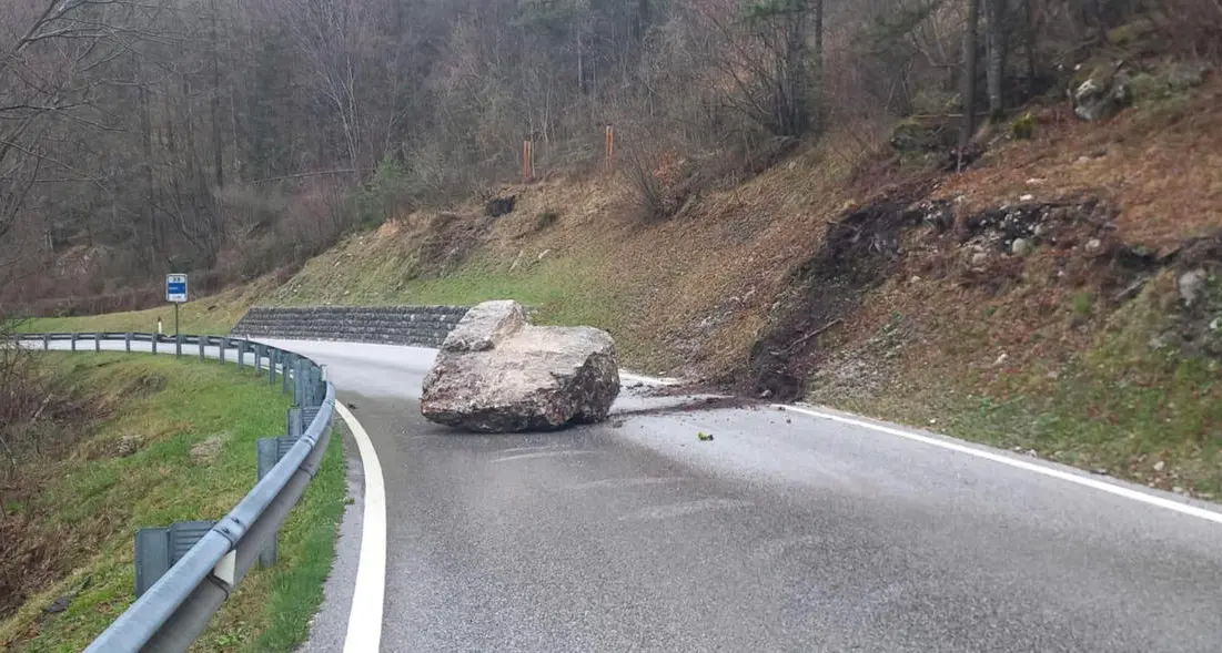 Maltempo, raffiche di 103 km/h a Passo Manghen. Ecco la situazione delle strade