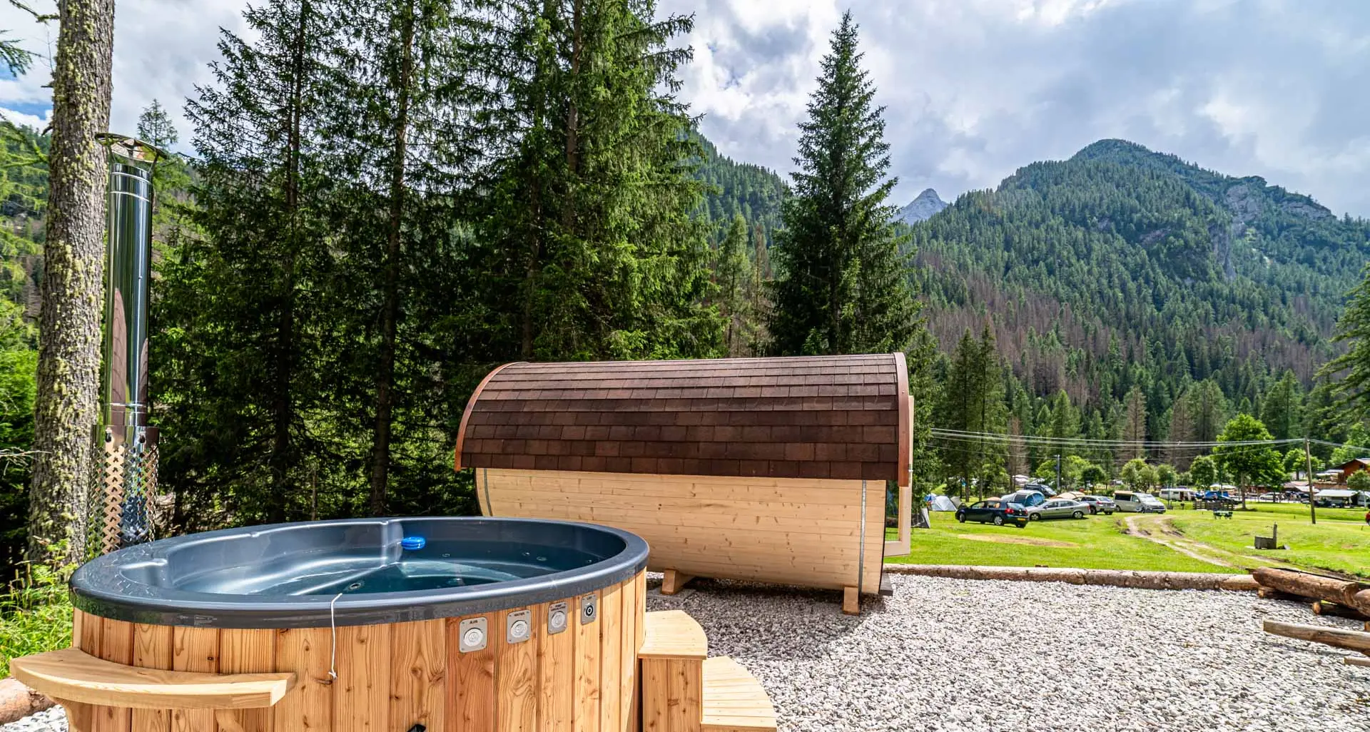 A tutto glamping all'ombra della Marmolada: dove il campeggio è di lusso