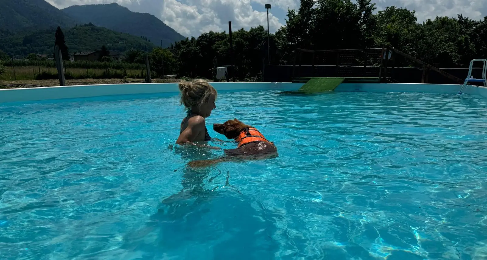 In piscina con il proprio cane: a Pergine adesso si può