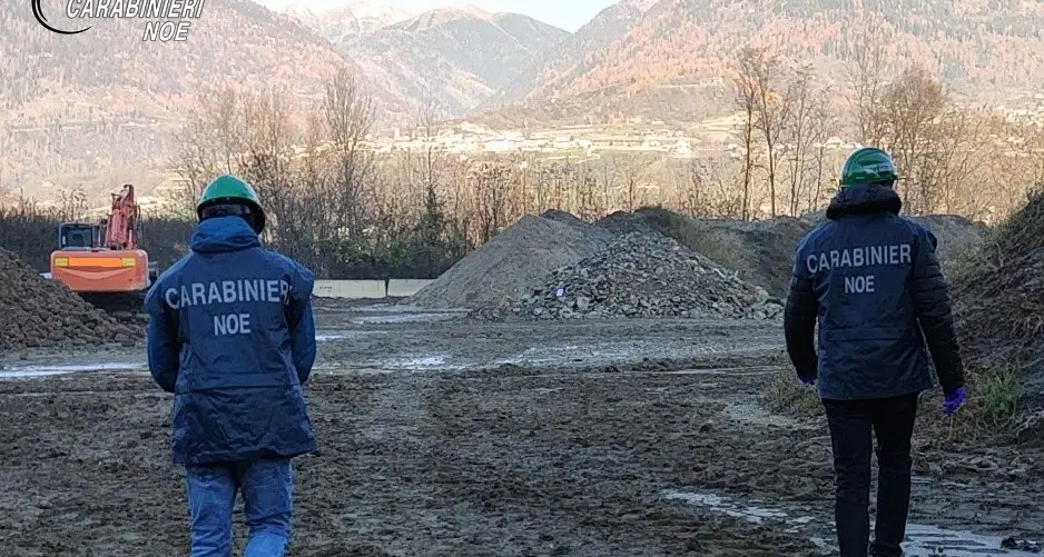 Sequestrata dai carabinieri una discarica in Valsugana, perquisizioni negli uffici della Provincia