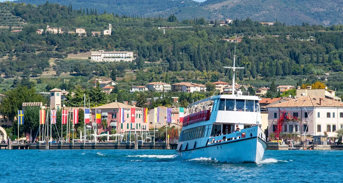 Lago di Garda, scatta la stagione estiva anche per le navi e i traghetti