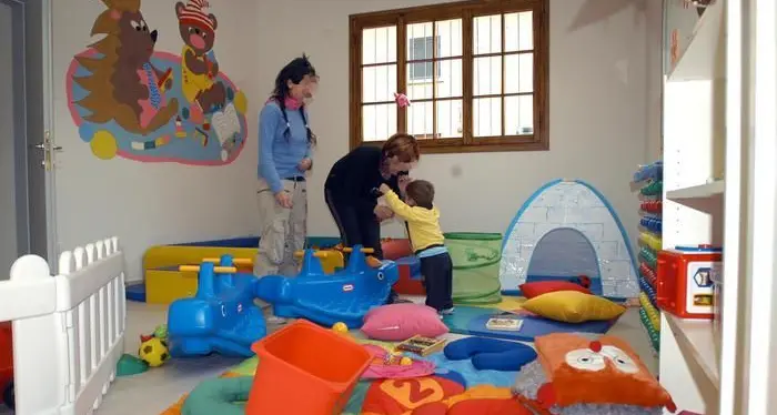 Covid e asilo: «Bimbi a casa da lunedì e non si sa fino a quando»