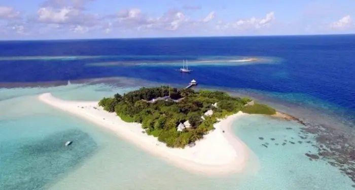Dalla vacanza alla quarantena: 36 italiani bloccati alle Maldive