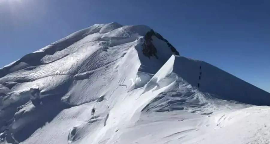 Monte Bianco, droni e georadar per misurare la calotta glaciale