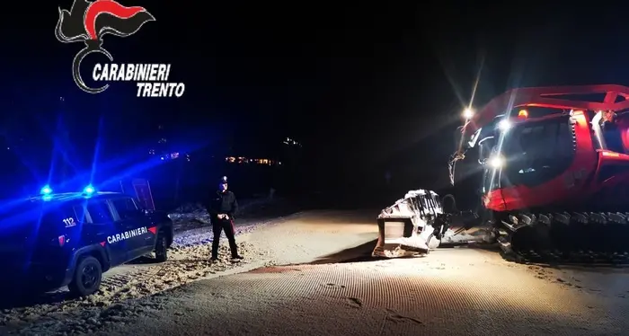 Campiglio, scia sulla pista chiusa al buio e inciampa in un cavo in tensione: salvo ma multato