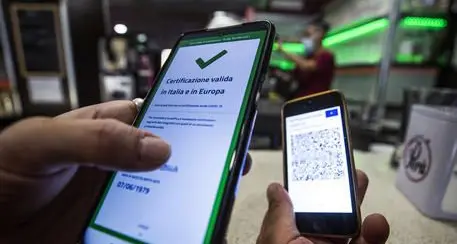 Falsi Green pass in vendita: sequestrati due canali Telegram