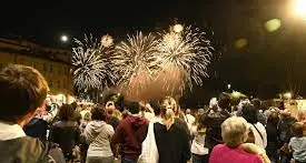 Notte di fiaba, Riva del Garda mette al bando bottiglie e bicchieri di vetro
