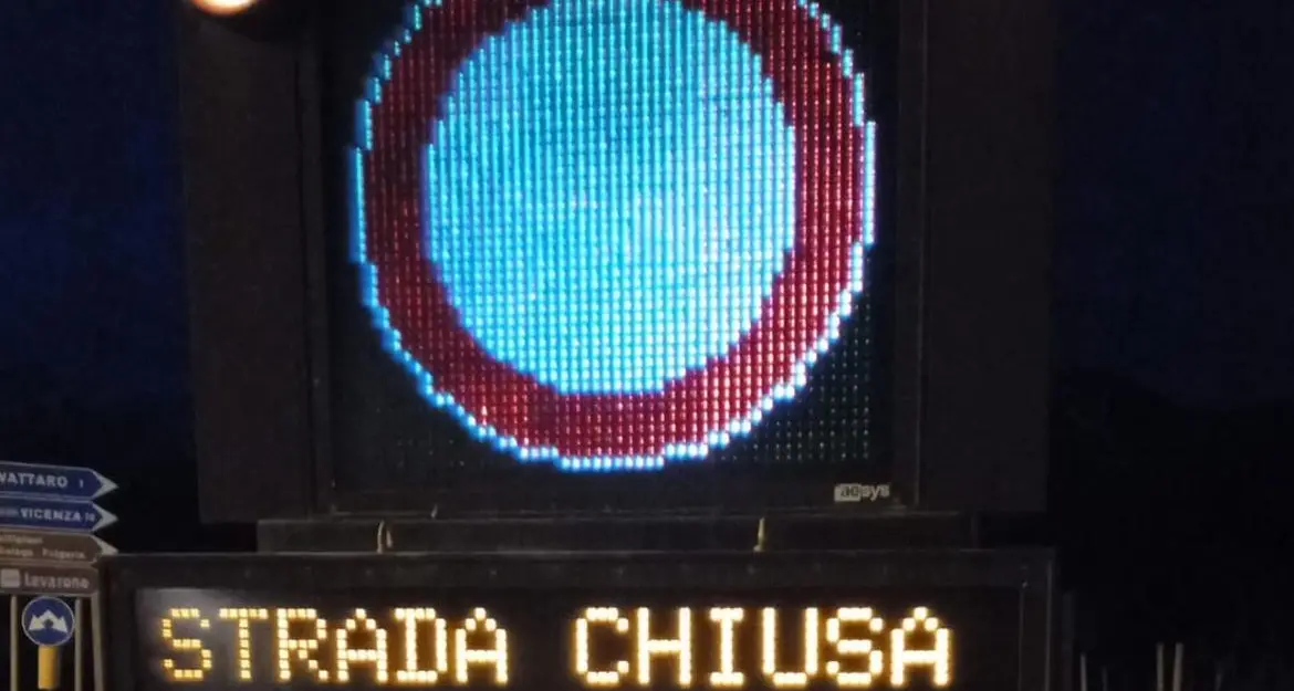 Chiusa la statale a Centa San Nicolò per rischio frana