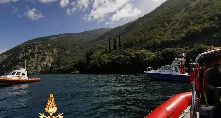 Garda, l’allarme dei vigili del fuoco di Riva: «Mancano mezzi per i soccorsi nel lago»