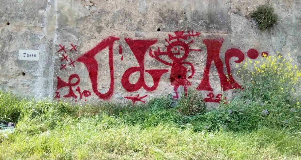 Le scritte dei pastori della val di Fiemme ispirano un writer in Spagna