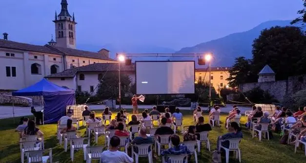 Spettacoli con Green Pass obbligatorio, Assoartisti contro Fugatti: “Per noi un colpo di grazia”