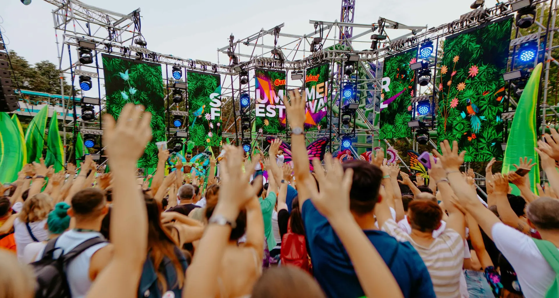 Gardaland, una notte con le star della musica italiana per la festa dei 50 anni