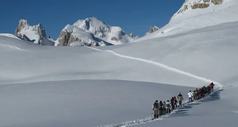 Valanga a Passo Rolle: ricerche in corso per escludere coinvolti